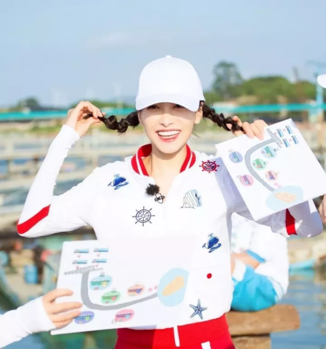 今年秋冬最chic！原來短發(fā)和帽子這么配??！
