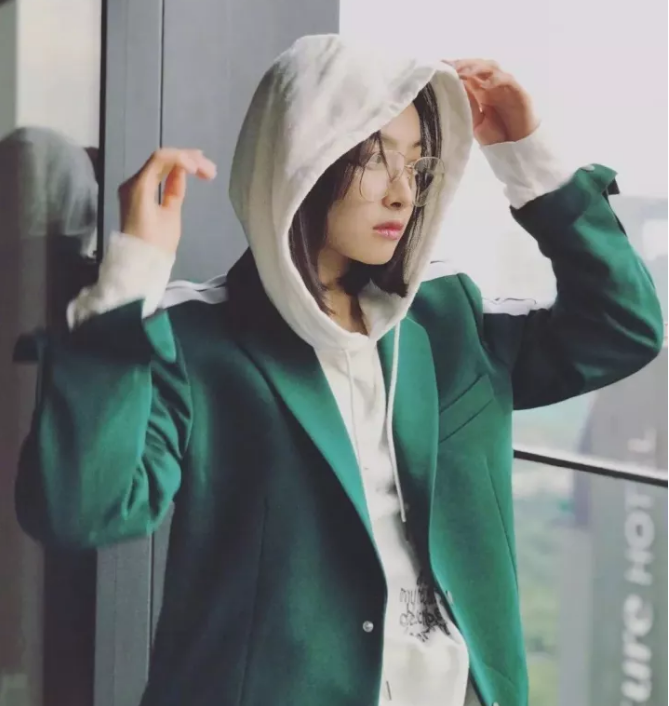 今年秋冬最chic！原來短發(fā)和帽子這么配??！